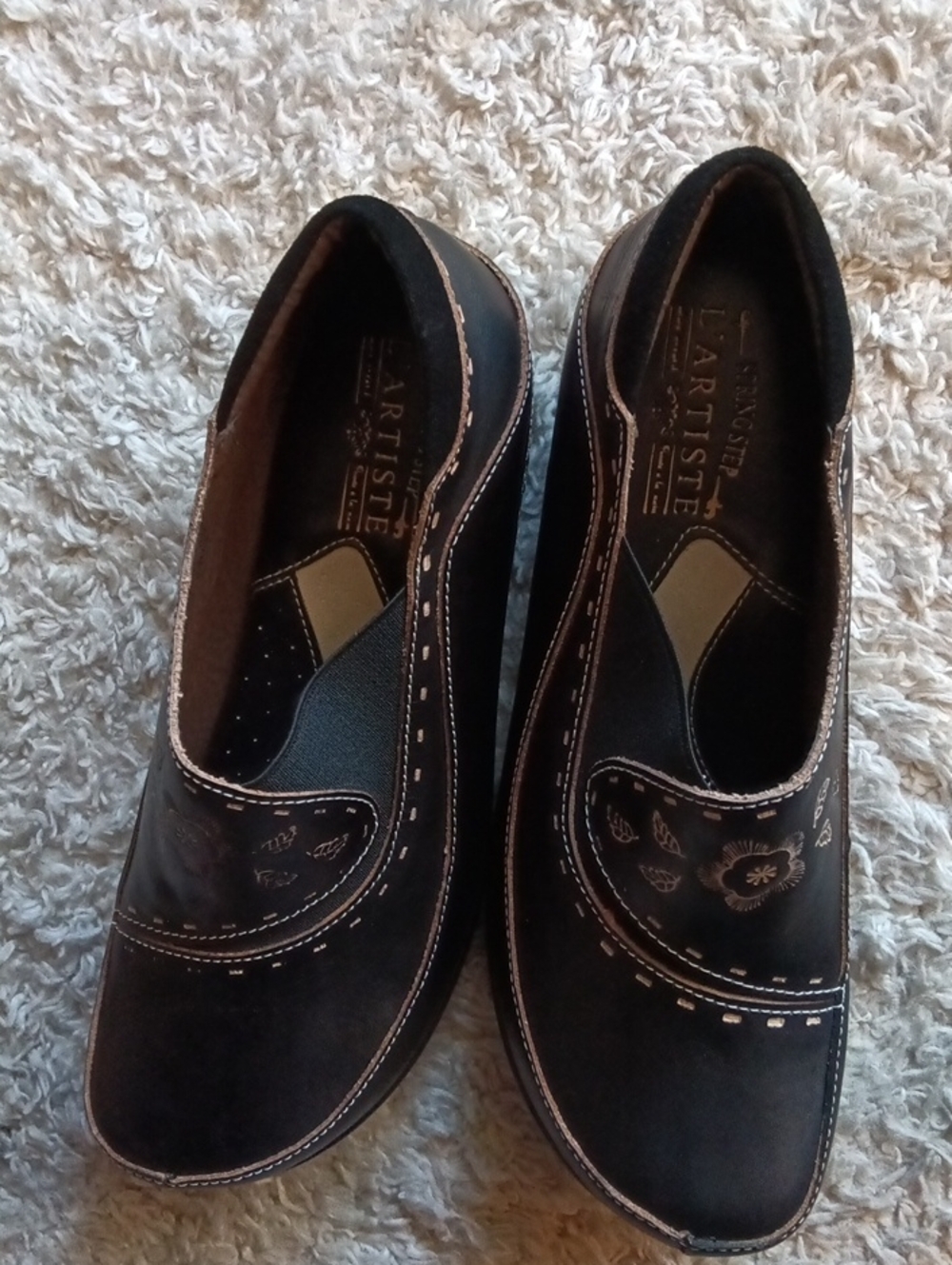 L'Artiste Spring Step Black Slip-On Floral Stitch Comfort Loafers - Picture 7 of 13